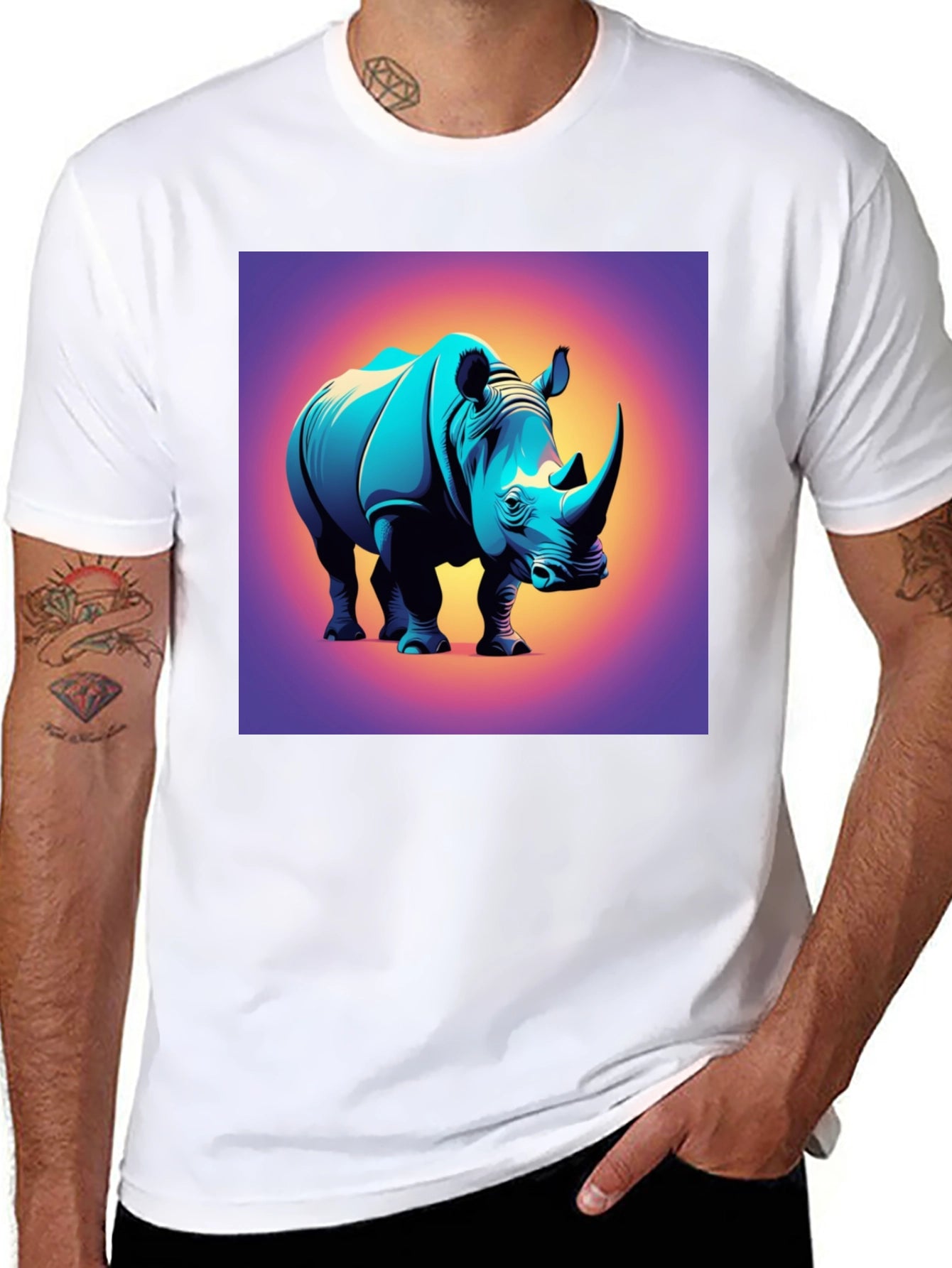 Camiseta Negra con Diseño de Rinoceronte Moderno