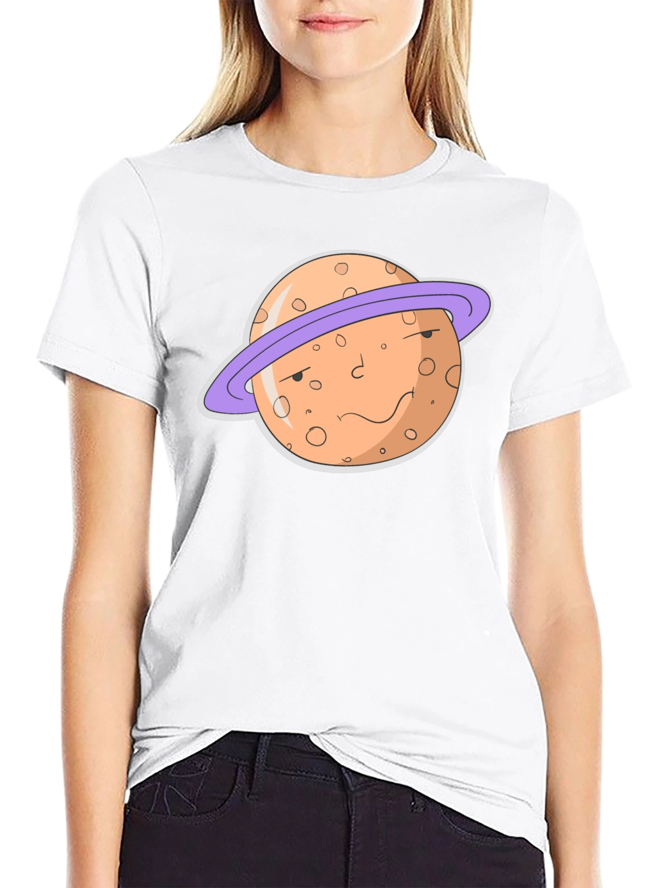 Camiseta Negra con Diseño de Planeta Serio