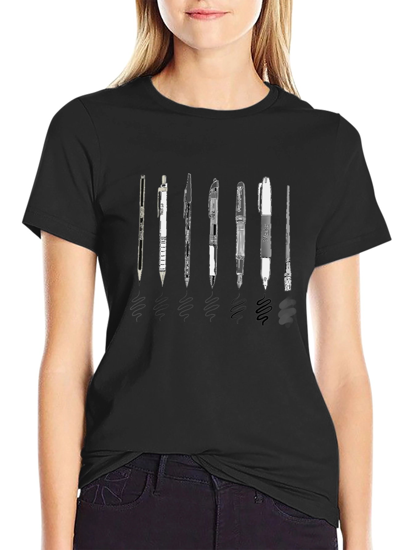 Camiseta Negra con Diseño de Bolígrafos