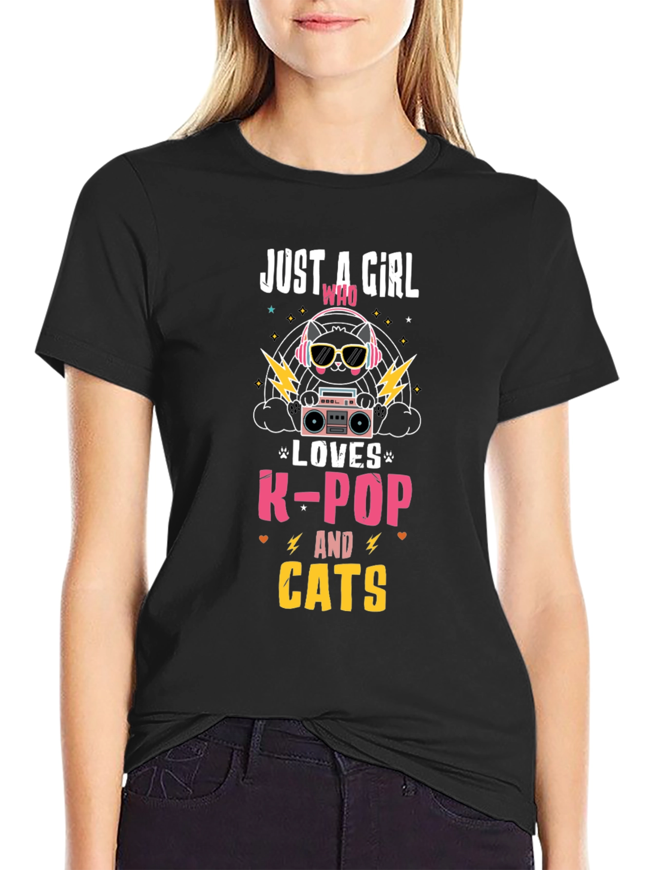 Camiseta Negra con Diseño de Gato K-Pop
