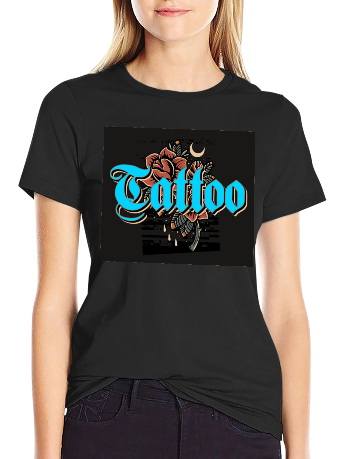 Camiseta Negra con Diseño de Tatuaje Floral