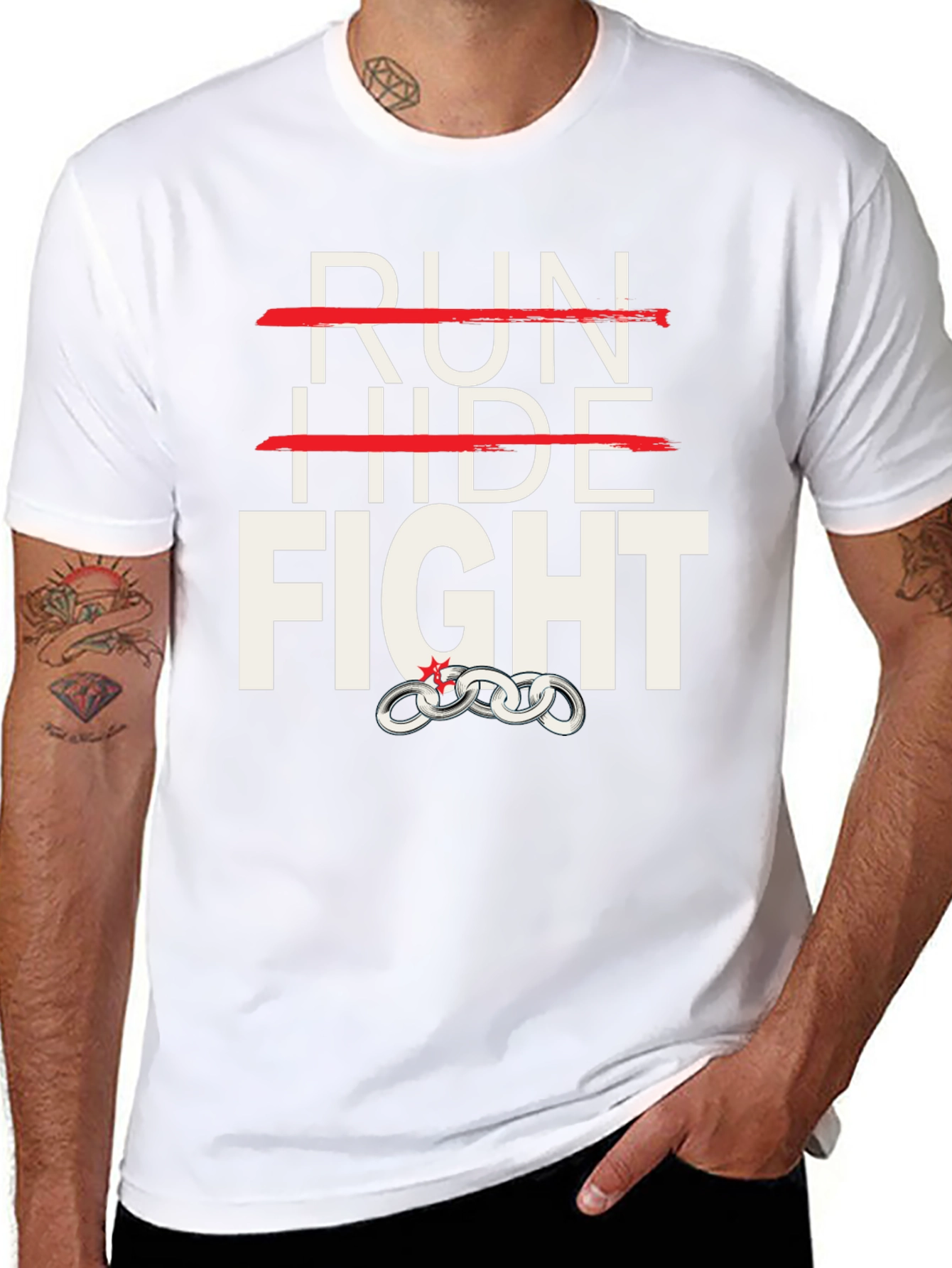 Camiseta Negra: Run Hide Fight - Diseño Único