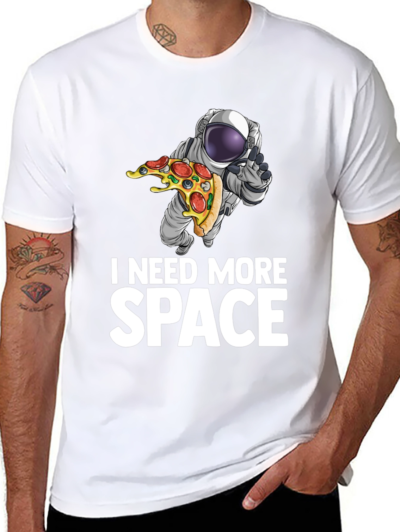 Camiseta Necesito Más Espacio Astronauta y Pizza