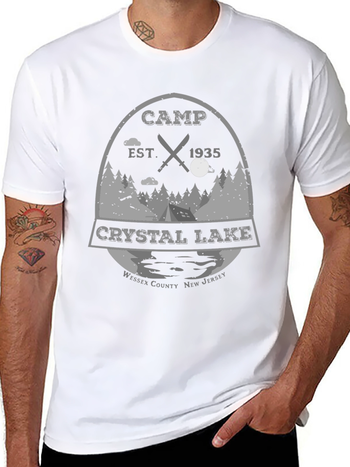 Camiseta Negra Campamento Crystal Lake