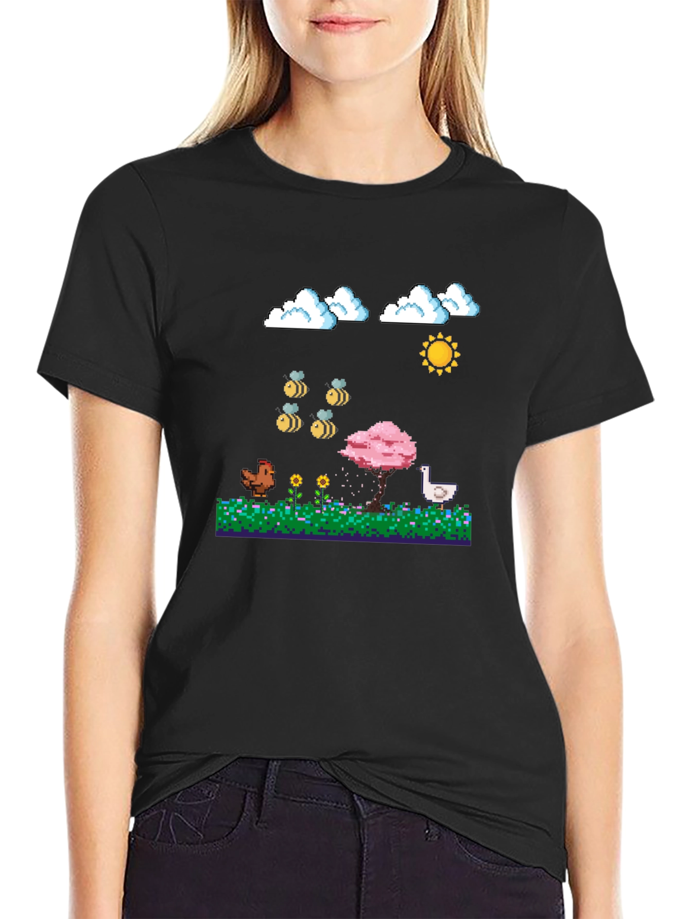 Camiseta Negra Pixel Art: Aves Flores y Sol