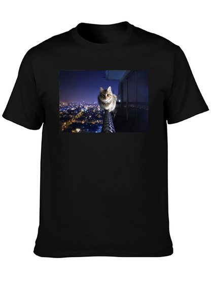 Camiseta Negra con Diseño de Gato Nocturno Urbano