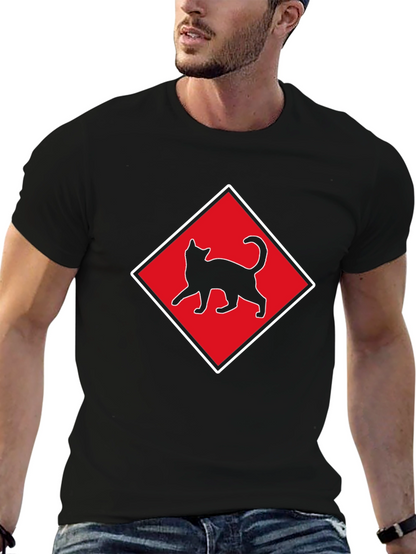 Camiseta Negra con Diseño de Gato en Diamante Rojo