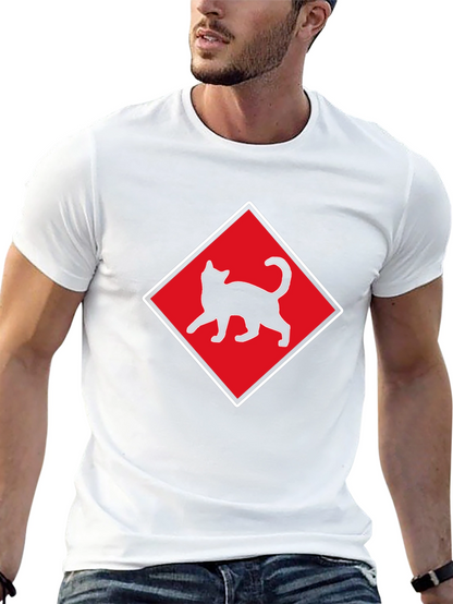 Camiseta Negra con Diseño de Gato en Diamante Rojo