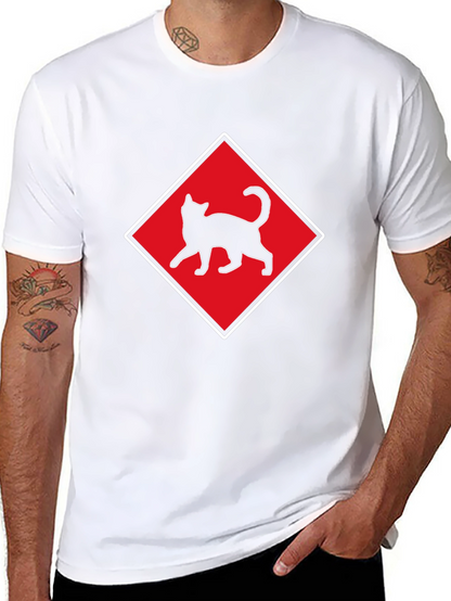 Camiseta Negra con Diseño de Gato en Diamante Rojo