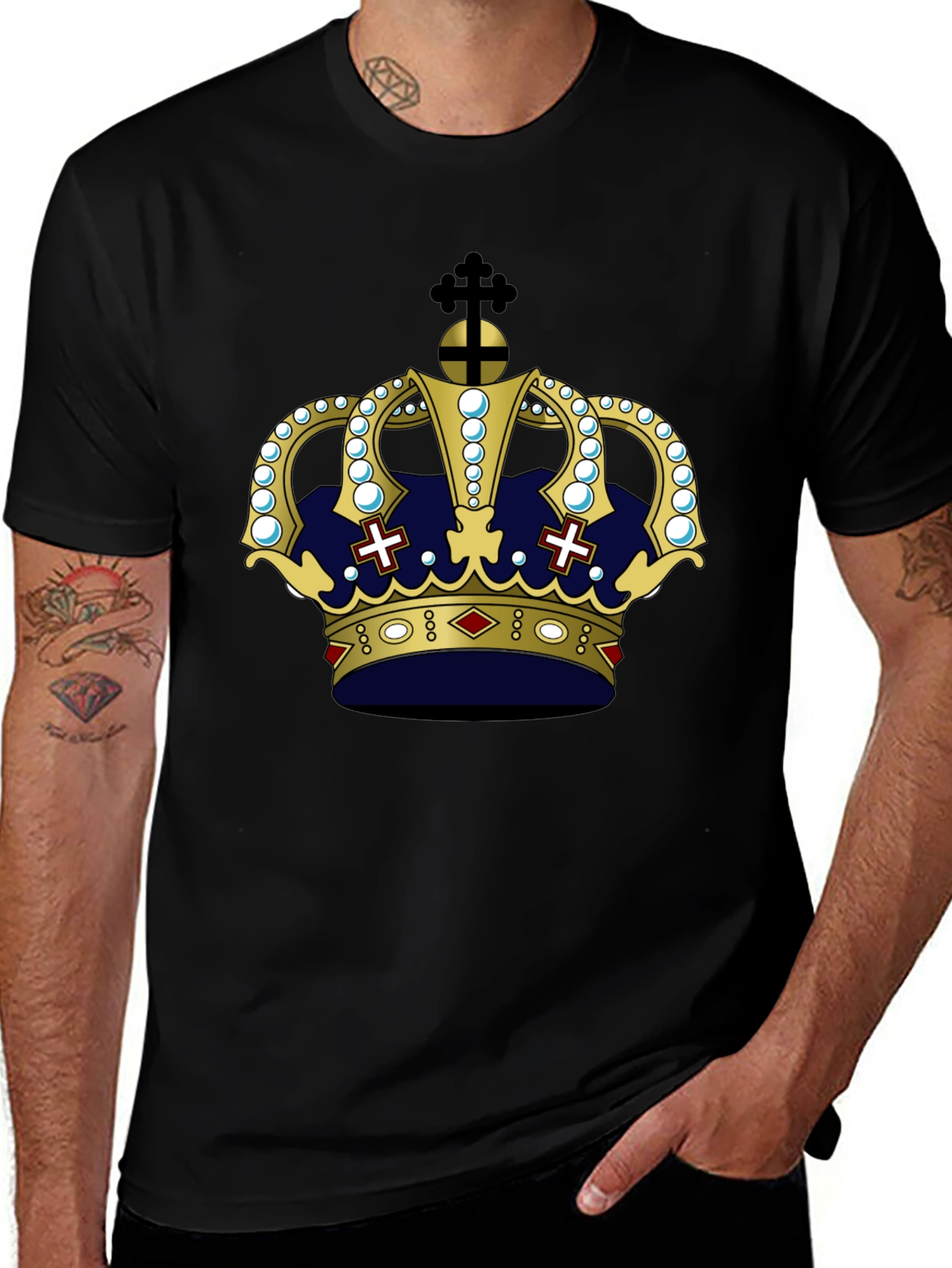 Camiseta Negra con Corona Real Estilizada