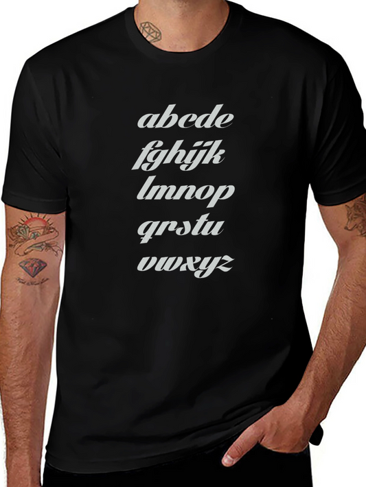 Camiseta Negra con Alfabeto Inclinado