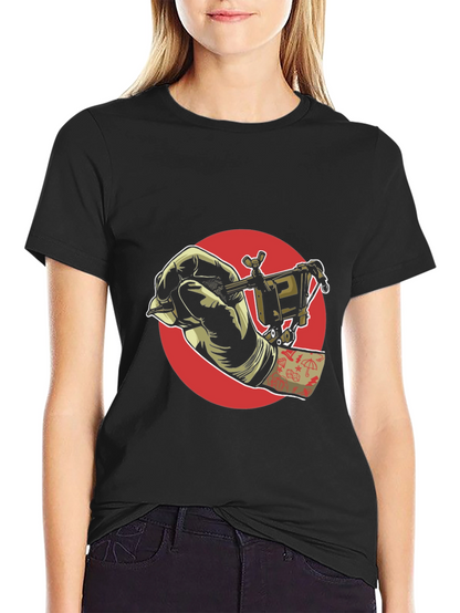 Camiseta Negra con Diseño de Tatuaje