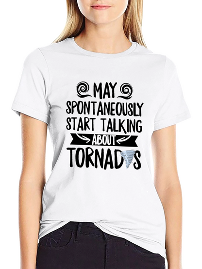 Camiseta Negra con Diseño de Tornados