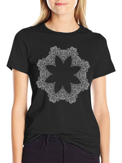 Camiseta Negra Mandala Floral Estampada