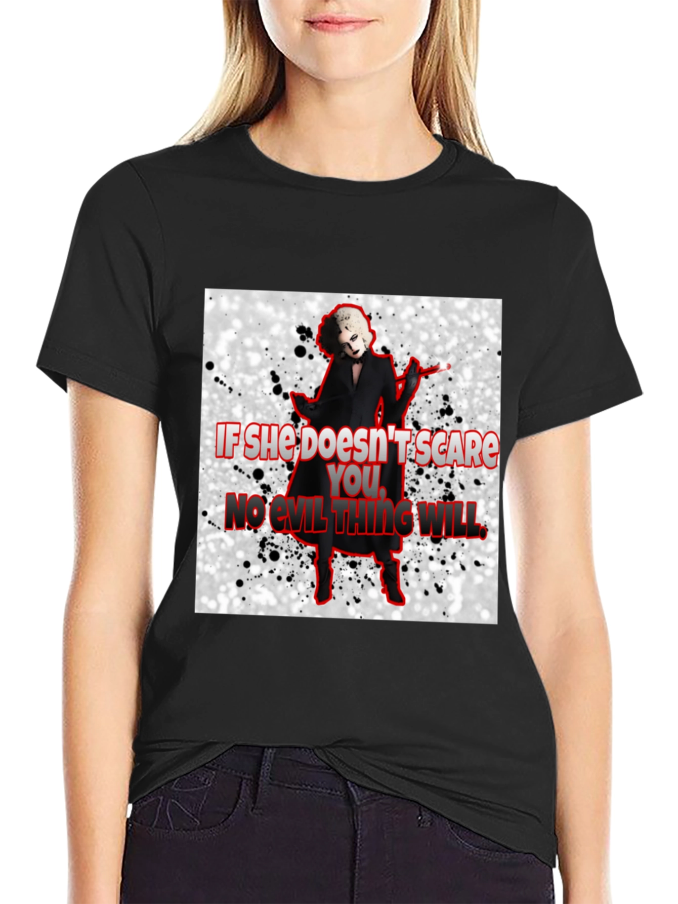 Camiseta Negra con Diseño de Terror