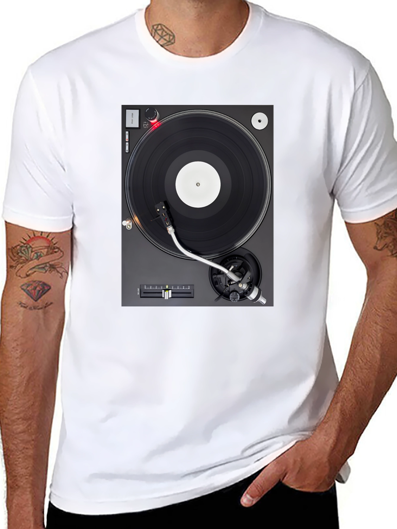 Camiseta Negra con Diseño de Tocadiscos