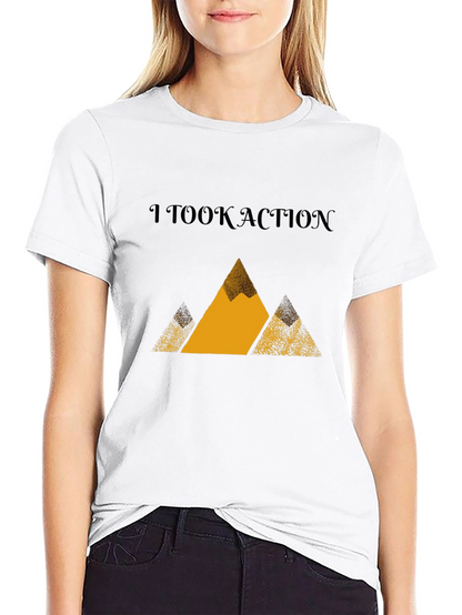 Camiseta Negra con Diseño de Montañas