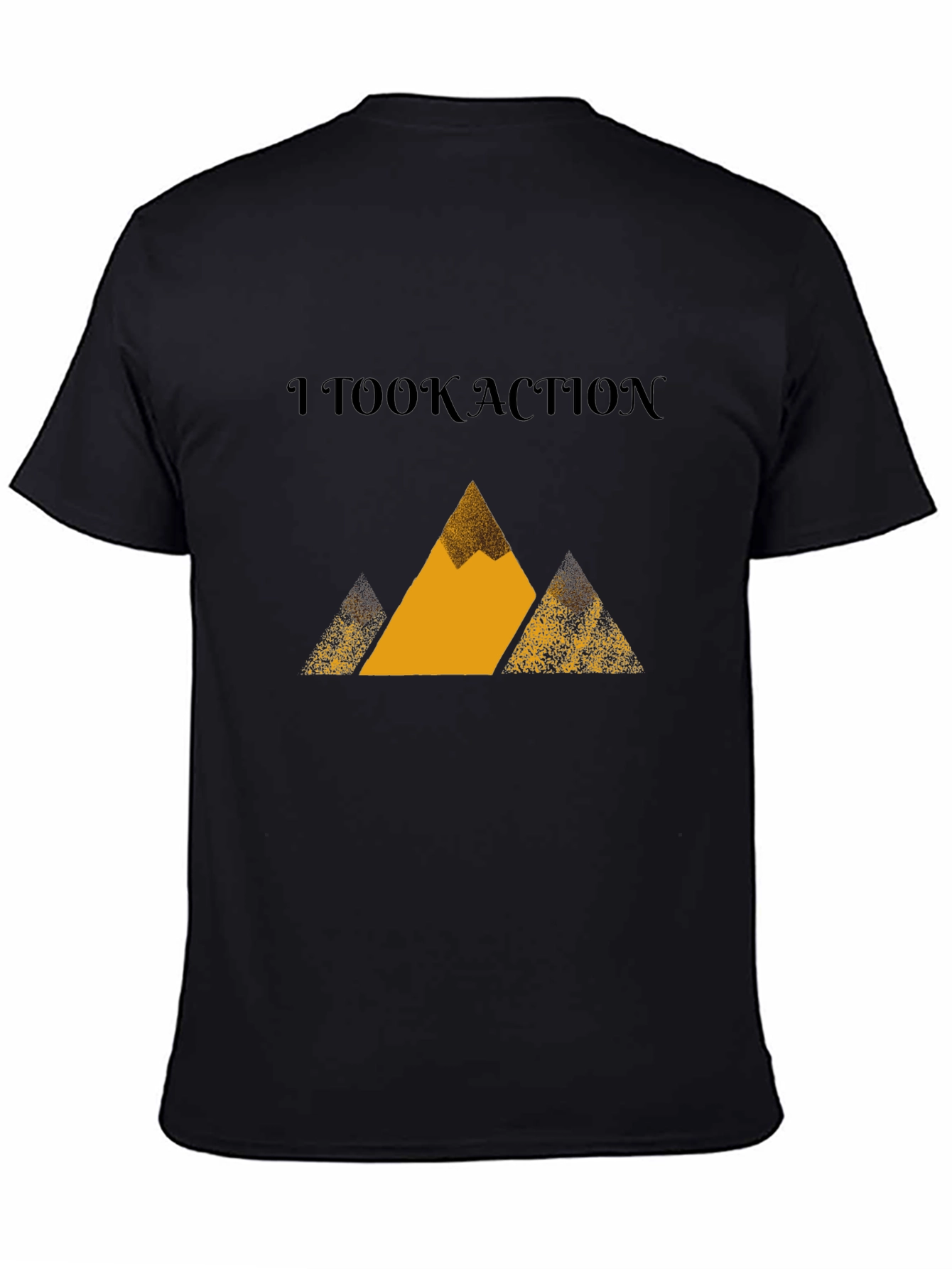 Camiseta Negra con Diseño de Montañas