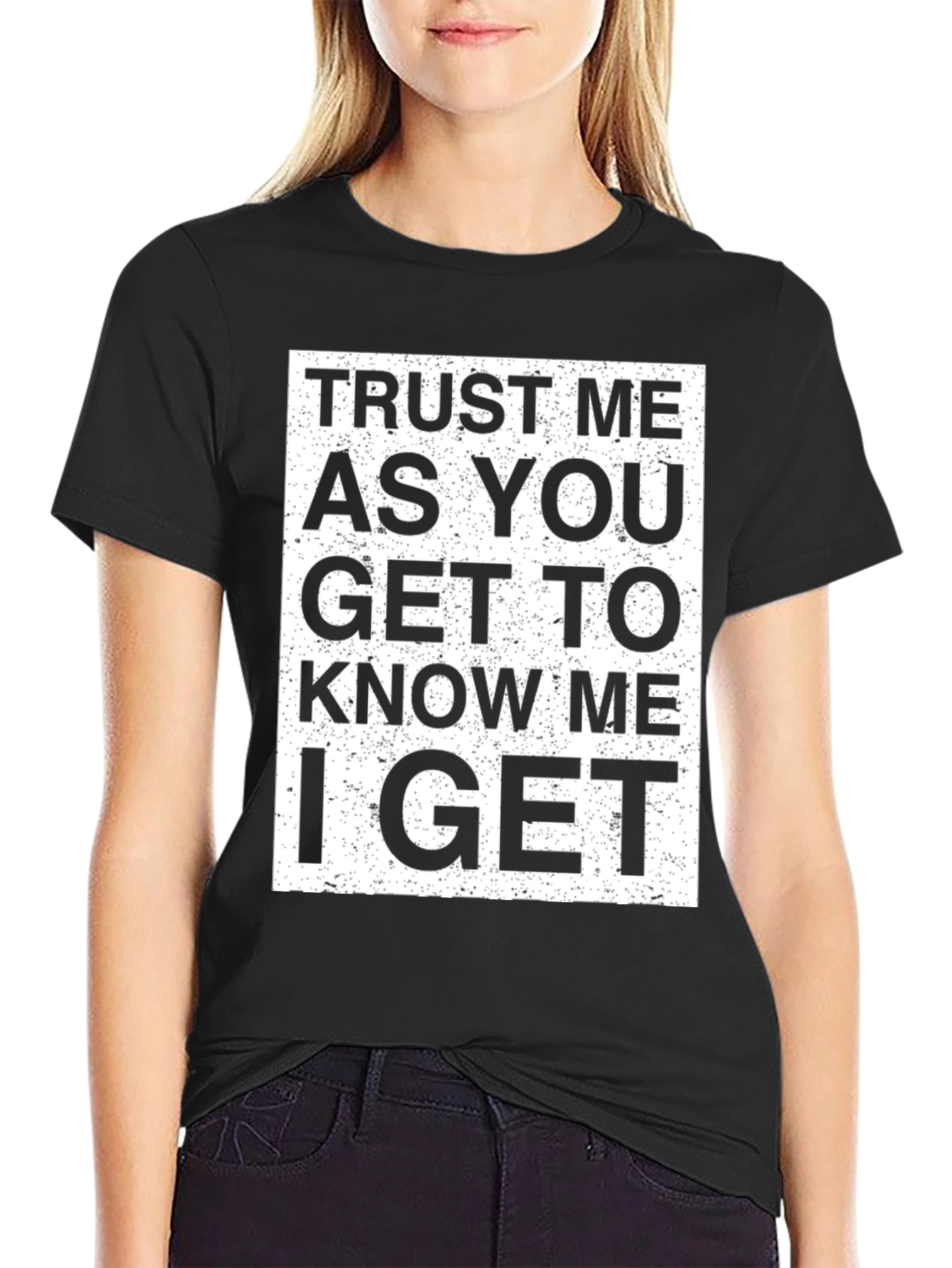 Camiseta Negra con Diseño de Texto Trust Me