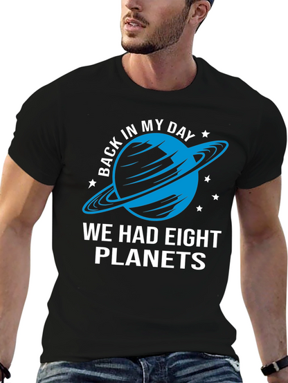 Camiseta Negra con Diseño de Planeta Retro