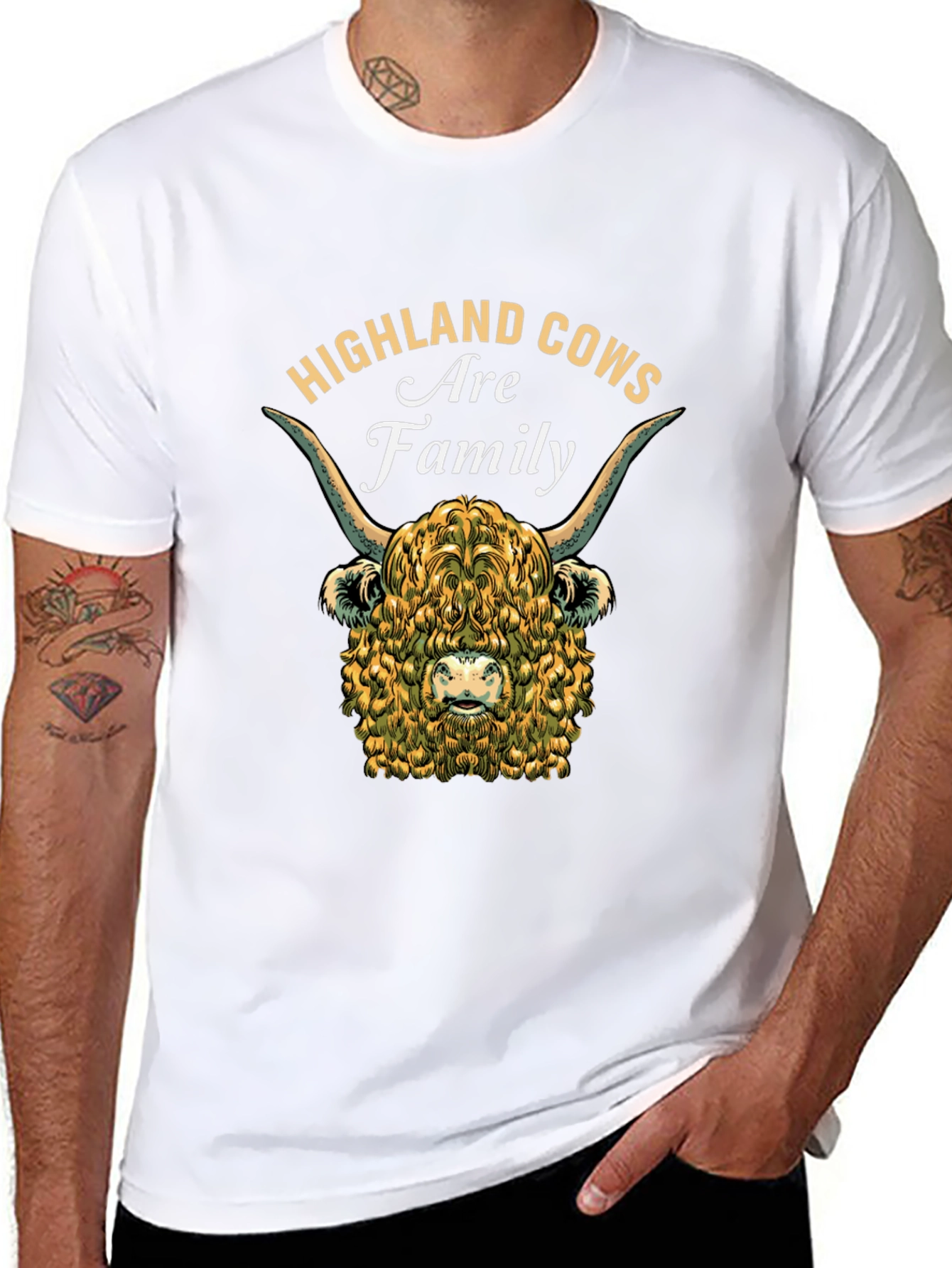 Camiseta Negra con Diseño de Vaca Highland Familiar