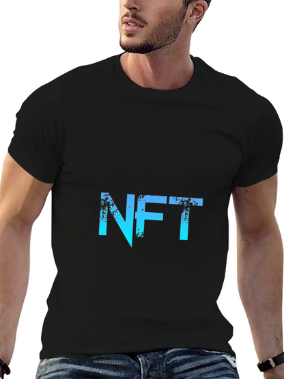 Camiseta NFT Negra con Diseño Gráfico Degradado