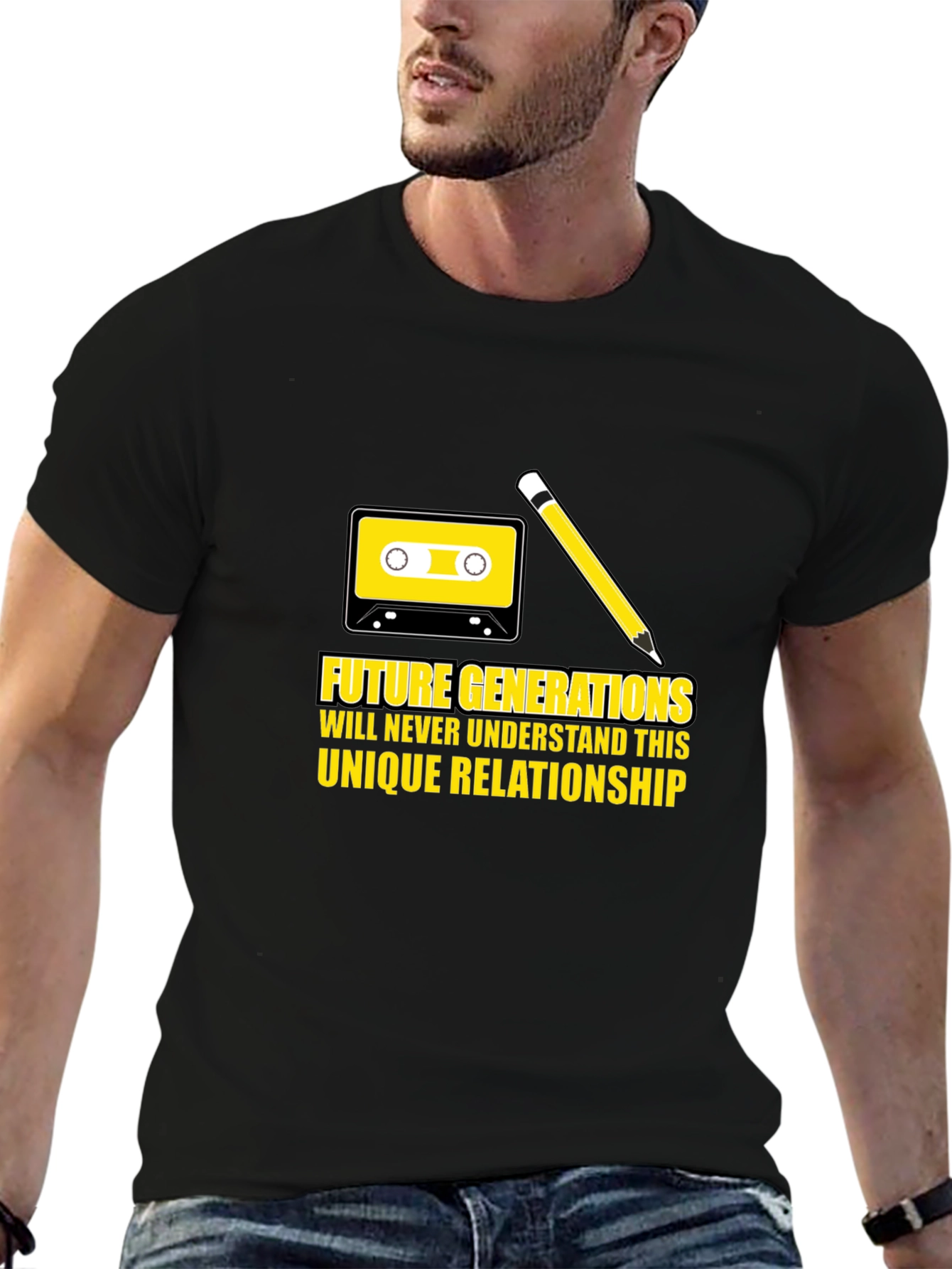 Camiseta Negra Retro: Cinta y Lápiz Relación Única