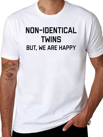 Camiseta Negra: Gemelos No Idénticos - ¡Felices!