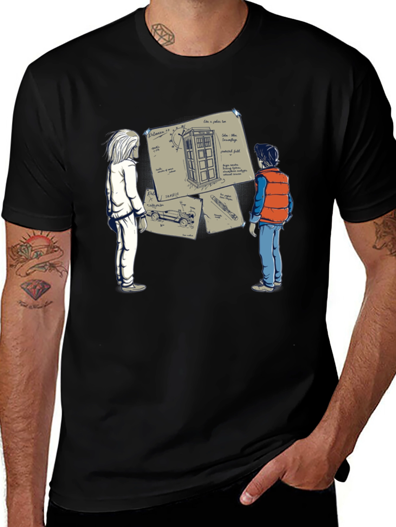 Camiseta Negra: Doc y Marty con la Tardis