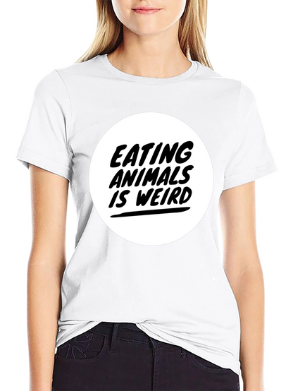 Camiseta Negra con Diseño Comer Animales es Raro