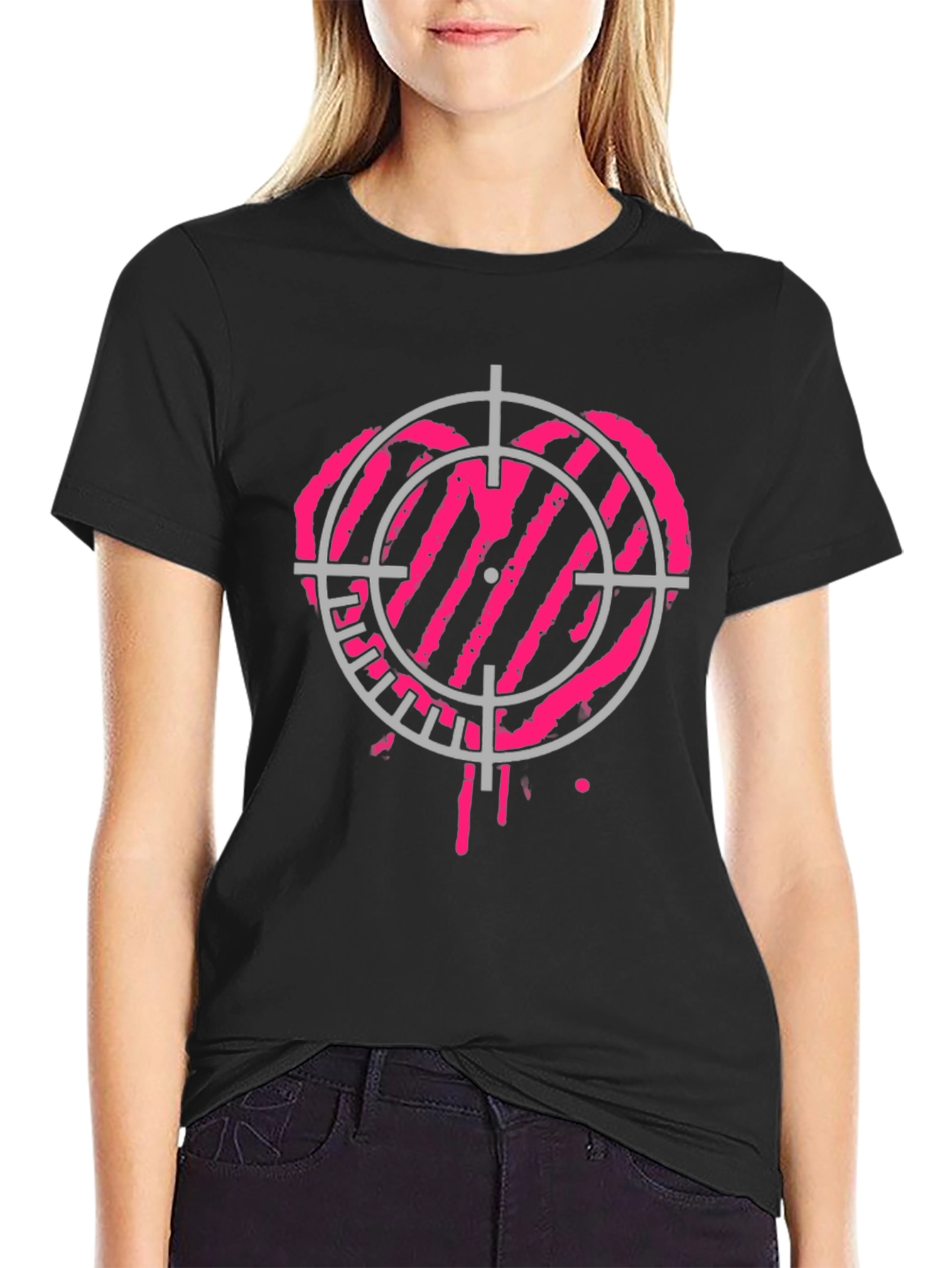 Camiseta Negra con Diana Corazón Rosa