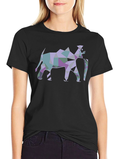 Camiseta Negra con Diseño Abstracto de Camello