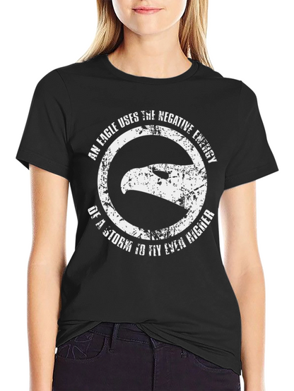 Camiseta Negra con Diseño de Águila Motivacional