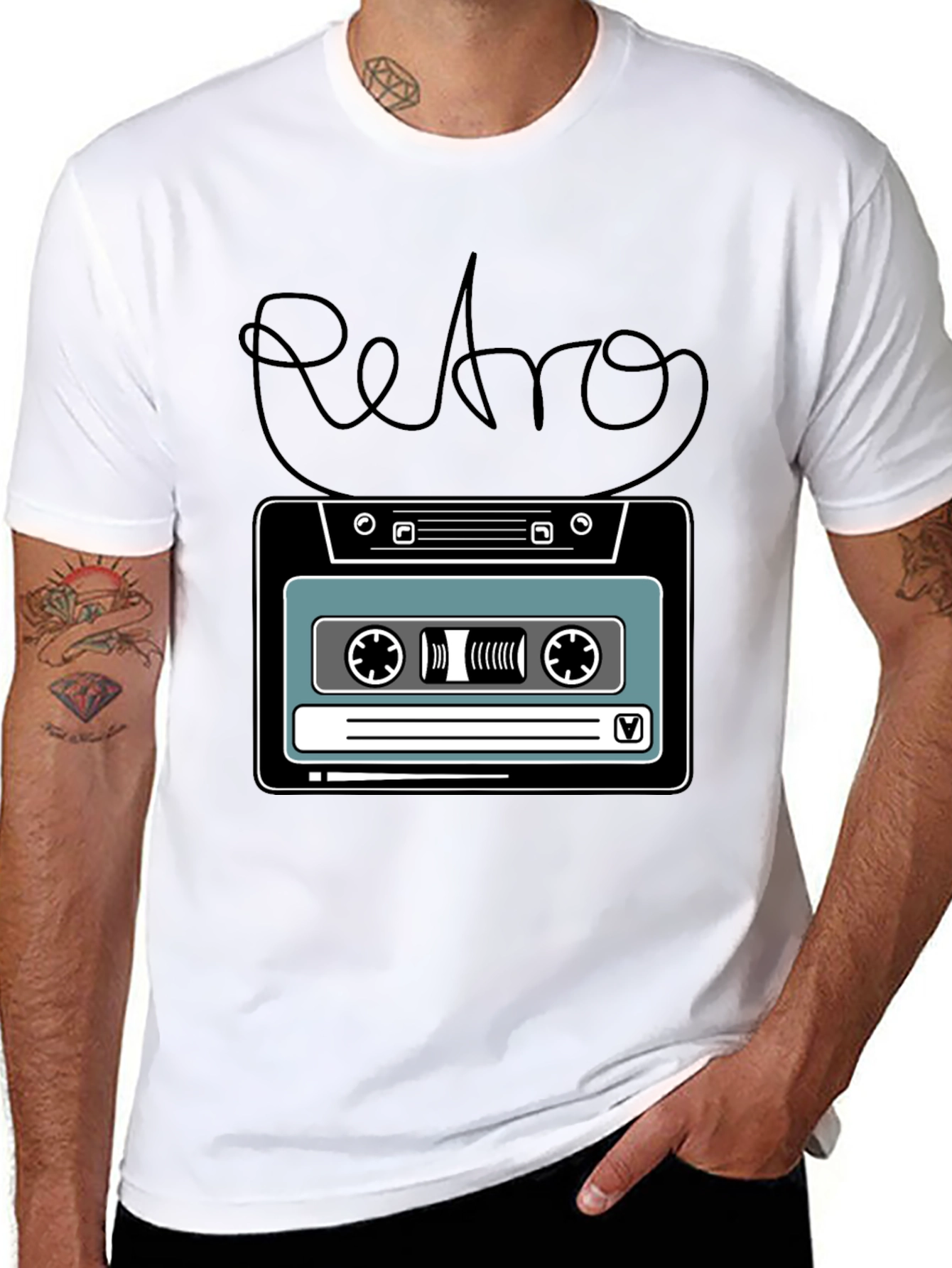 Camiseta Negra Retro con Diseño de Cassette