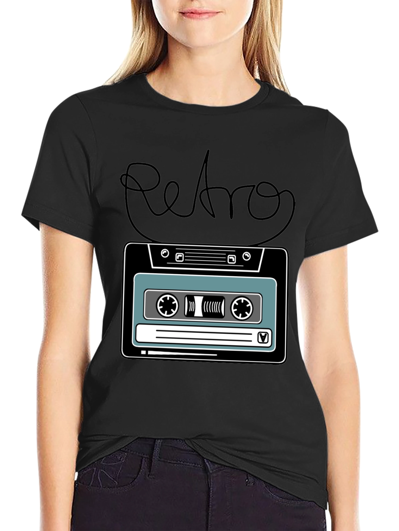 Camiseta Negra Retro con Diseño de Cassette