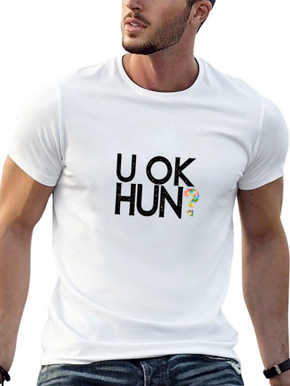 Camiseta Negra U OK Hun? Casual y Moderna