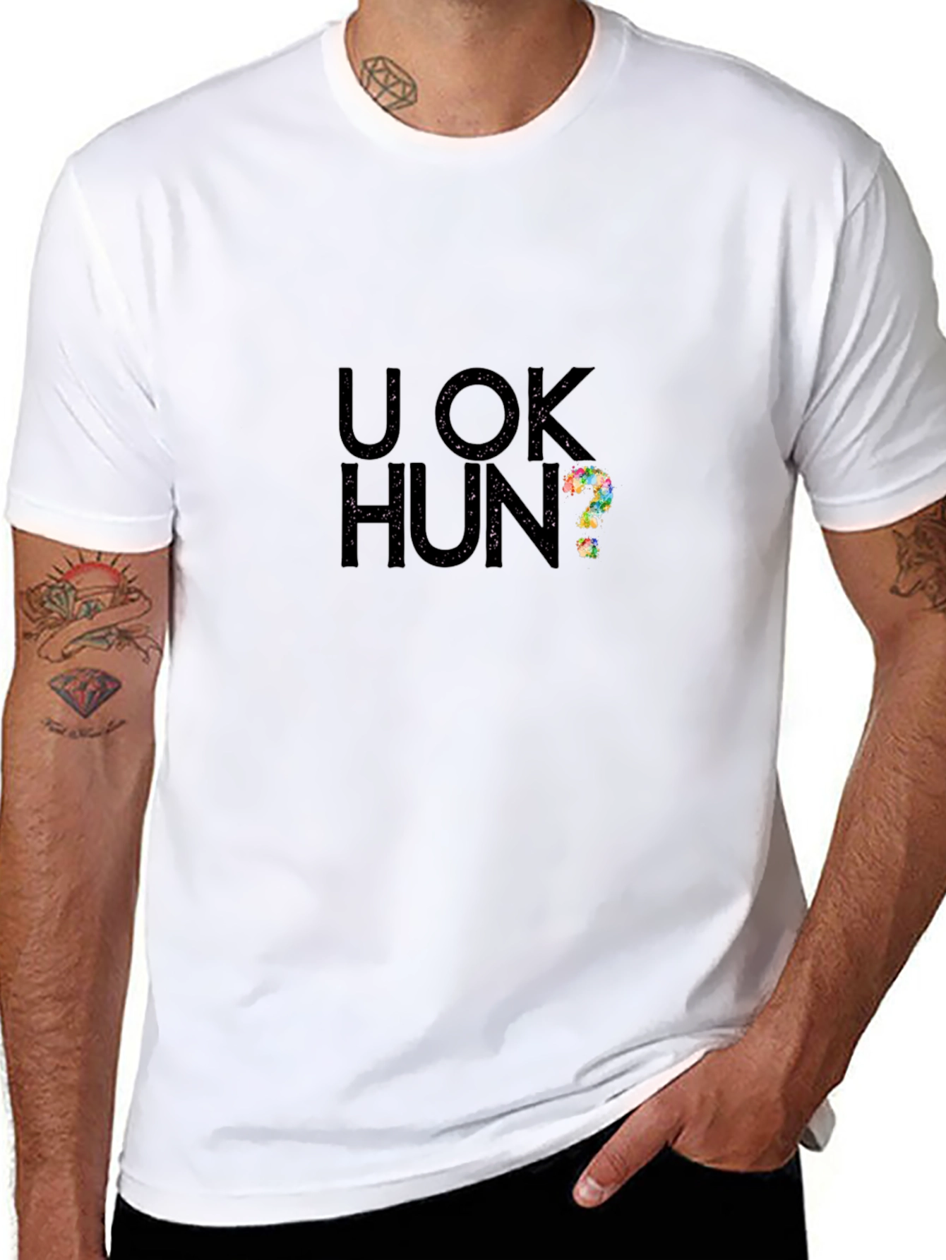 Camiseta Negra U OK Hun? Casual y Moderna