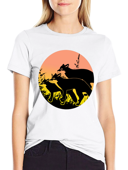 Camiseta Negra con Diseño de Zorros al Atardecer