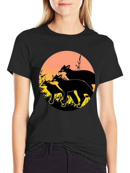 Camiseta Negra con Diseño de Zorros al Atardecer