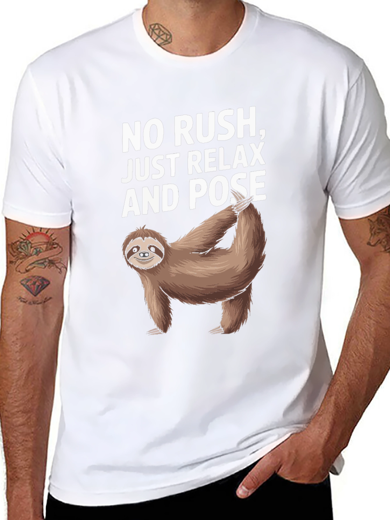 Camiseta Negra Relajada con Perezoso Yoga