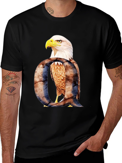 Camiseta Negra con Águila y Letra Q
