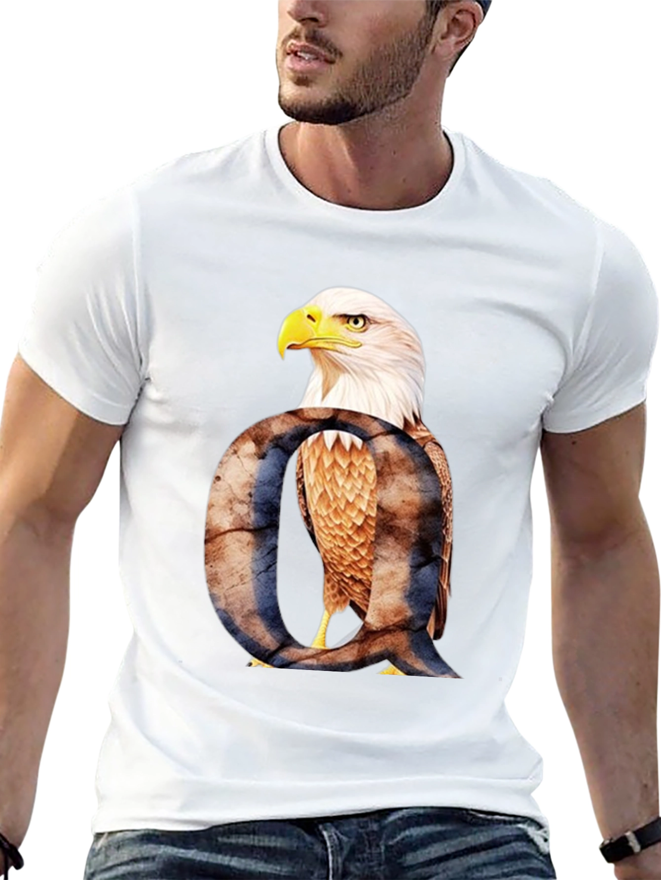 Camiseta Negra con Águila y Letra Q