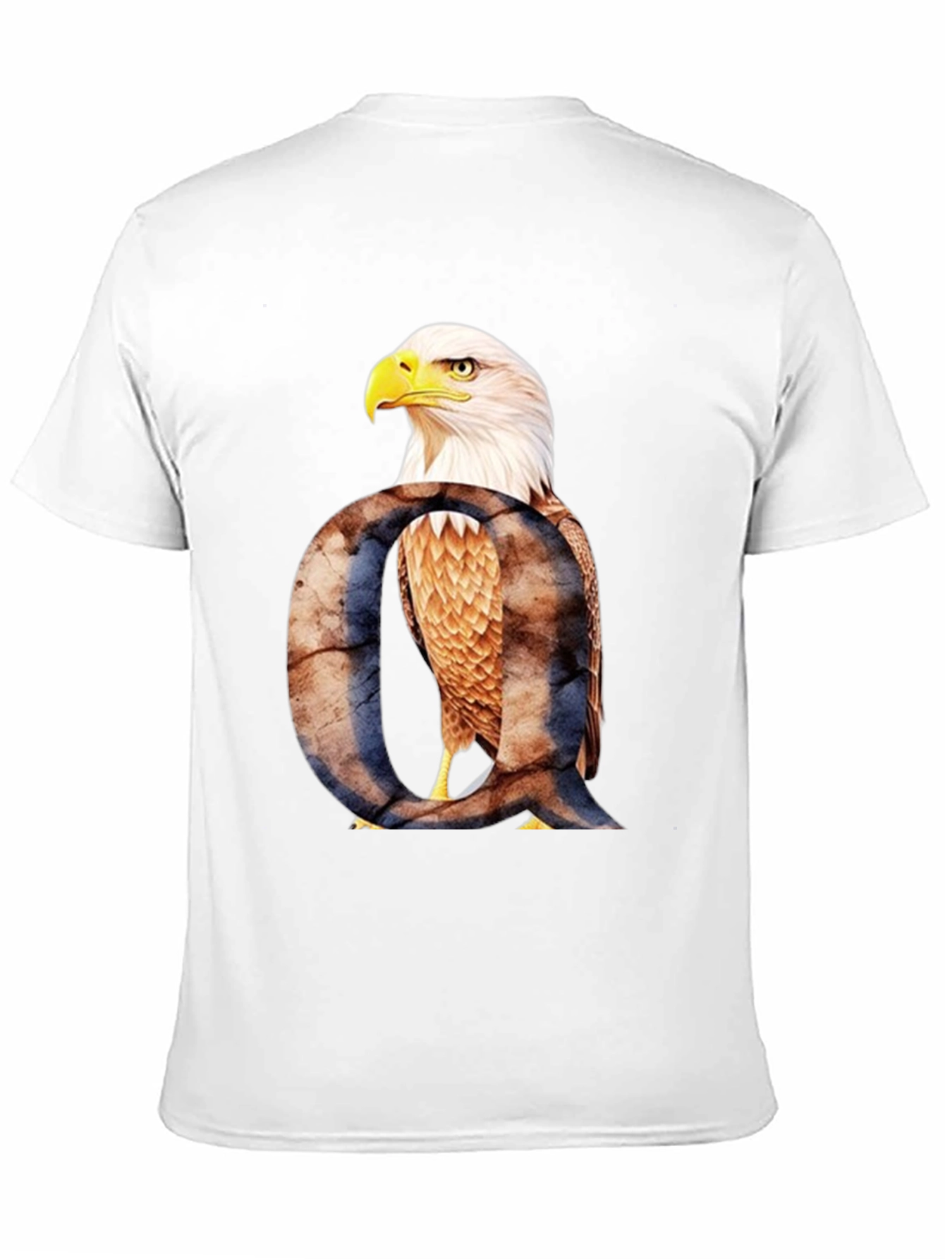 Camiseta Negra con Águila y Letra Q