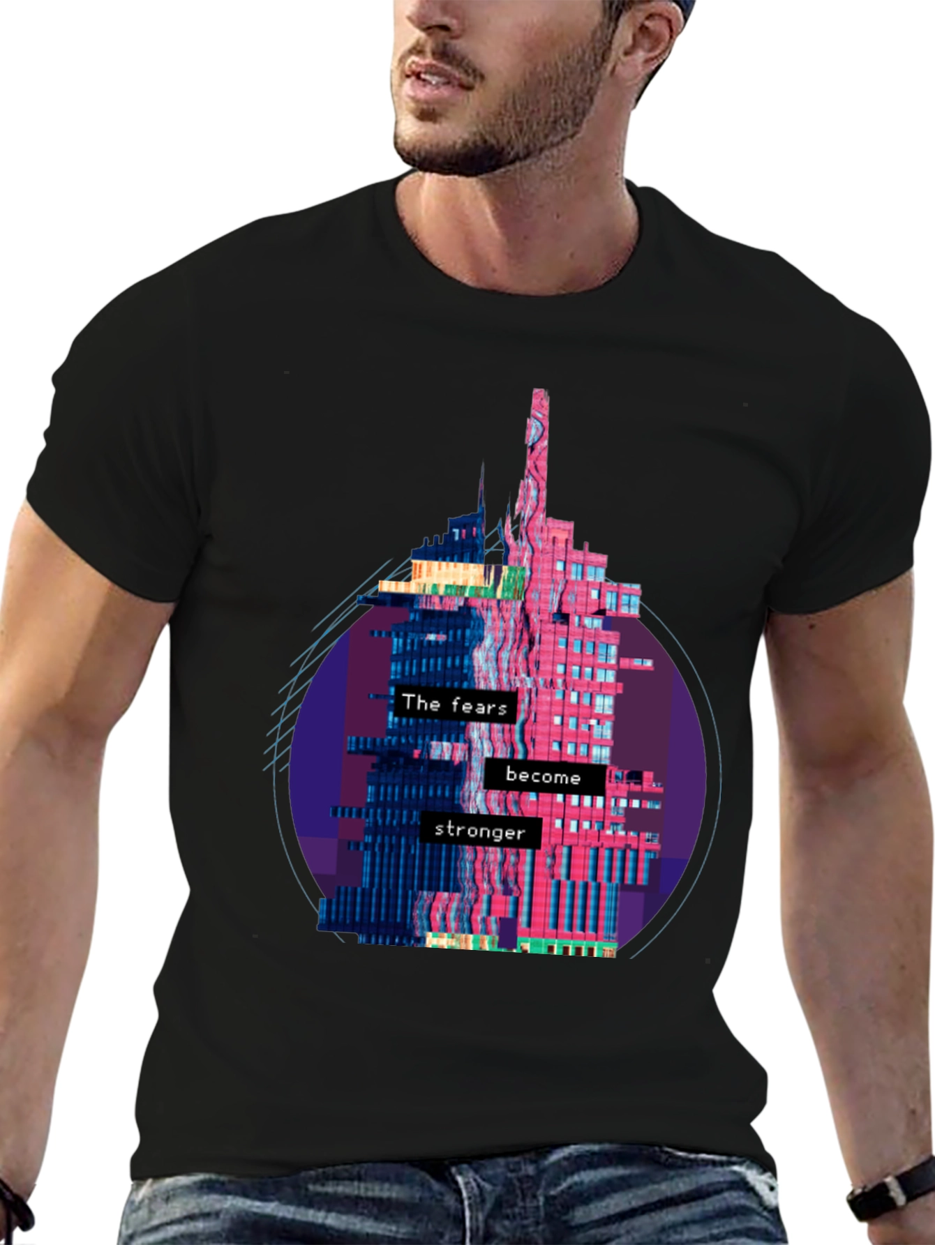Camiseta Negra con Diseño Abstracto de Edificio