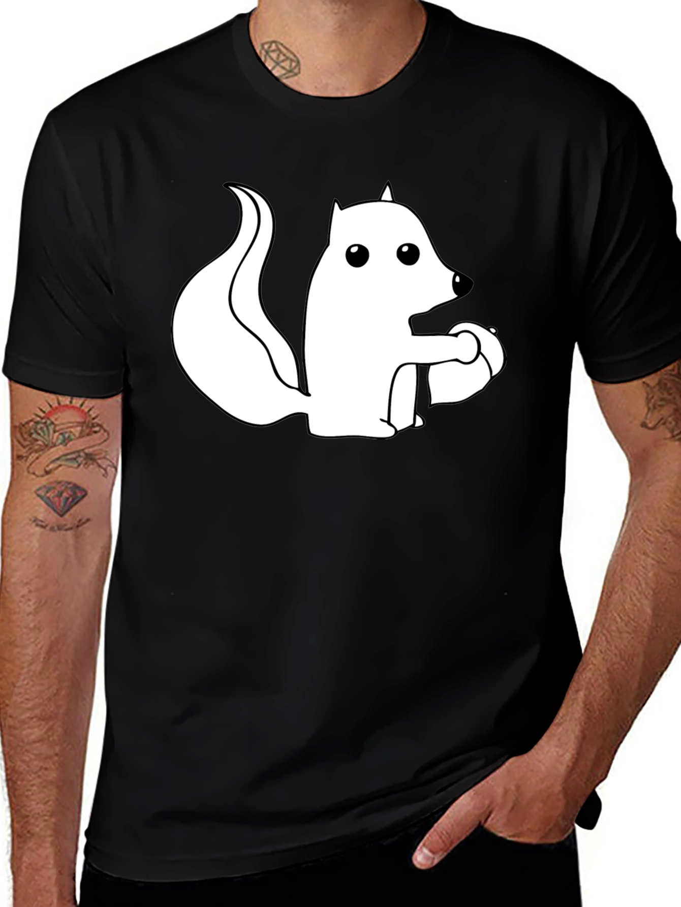 Camiseta Negra con Ardilla Blanca
