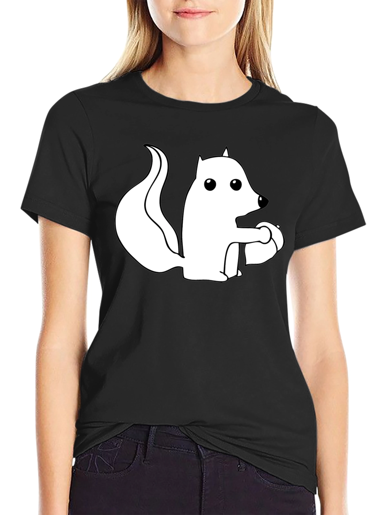 Camiseta Negra con Ardilla Blanca