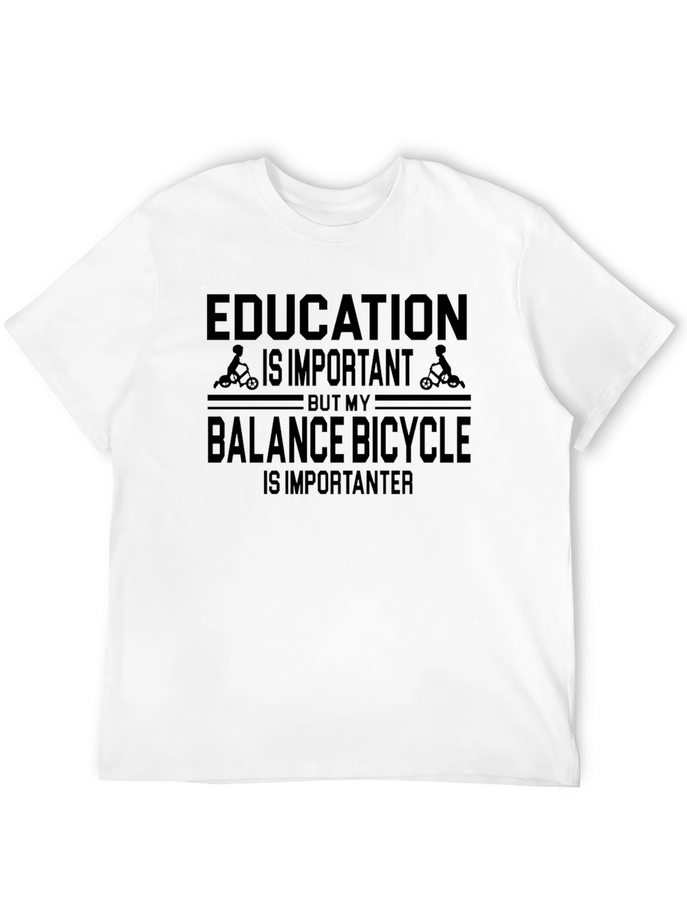 Camiseta Negra: Educación vs. Bicicleta de Equilibrio