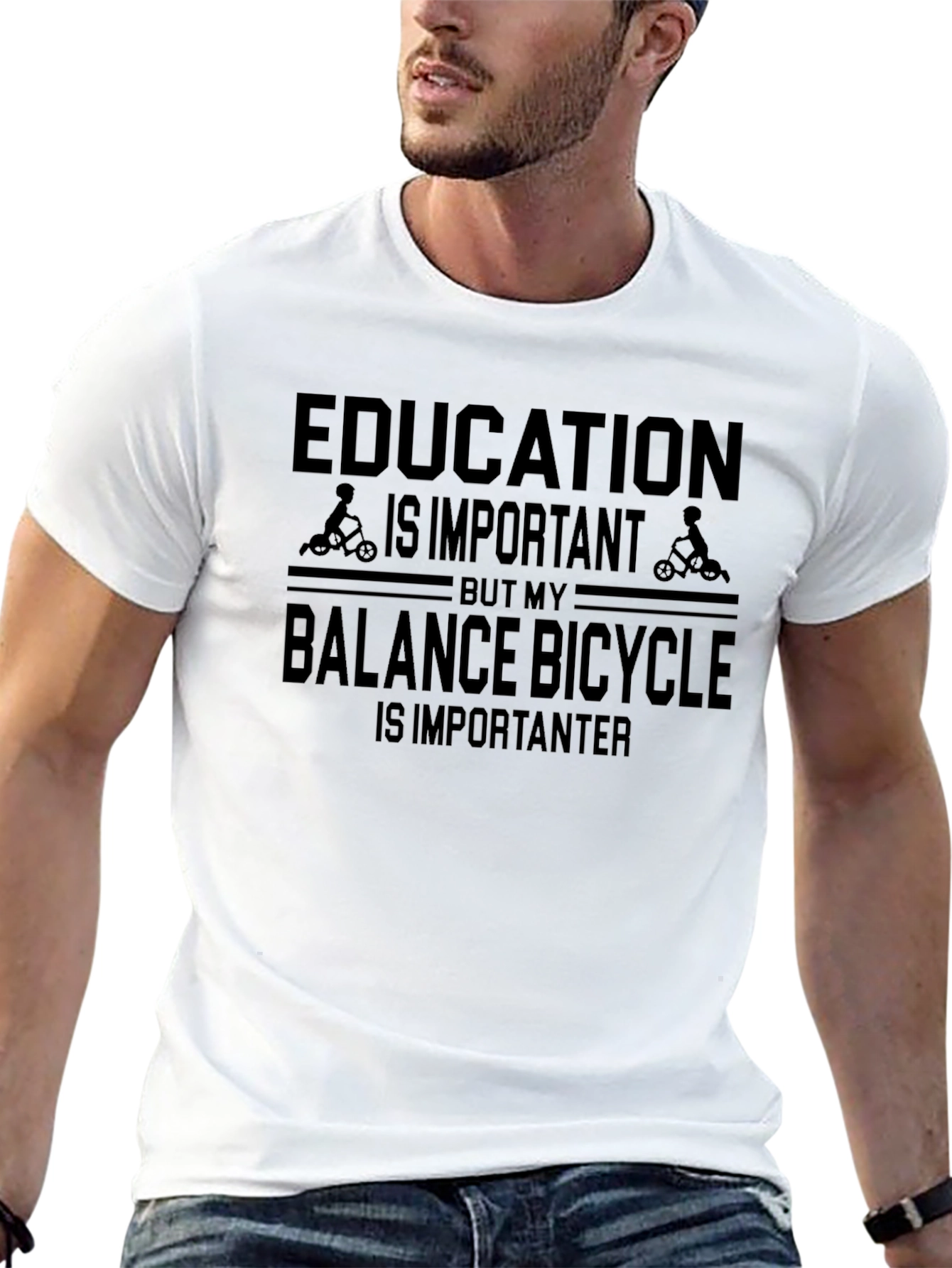 Camiseta Negra: Educación vs. Bicicleta de Equilibrio