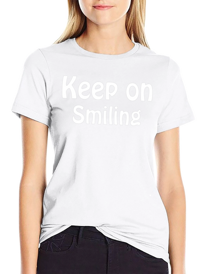 Camiseta Negra: Keep on Smiling