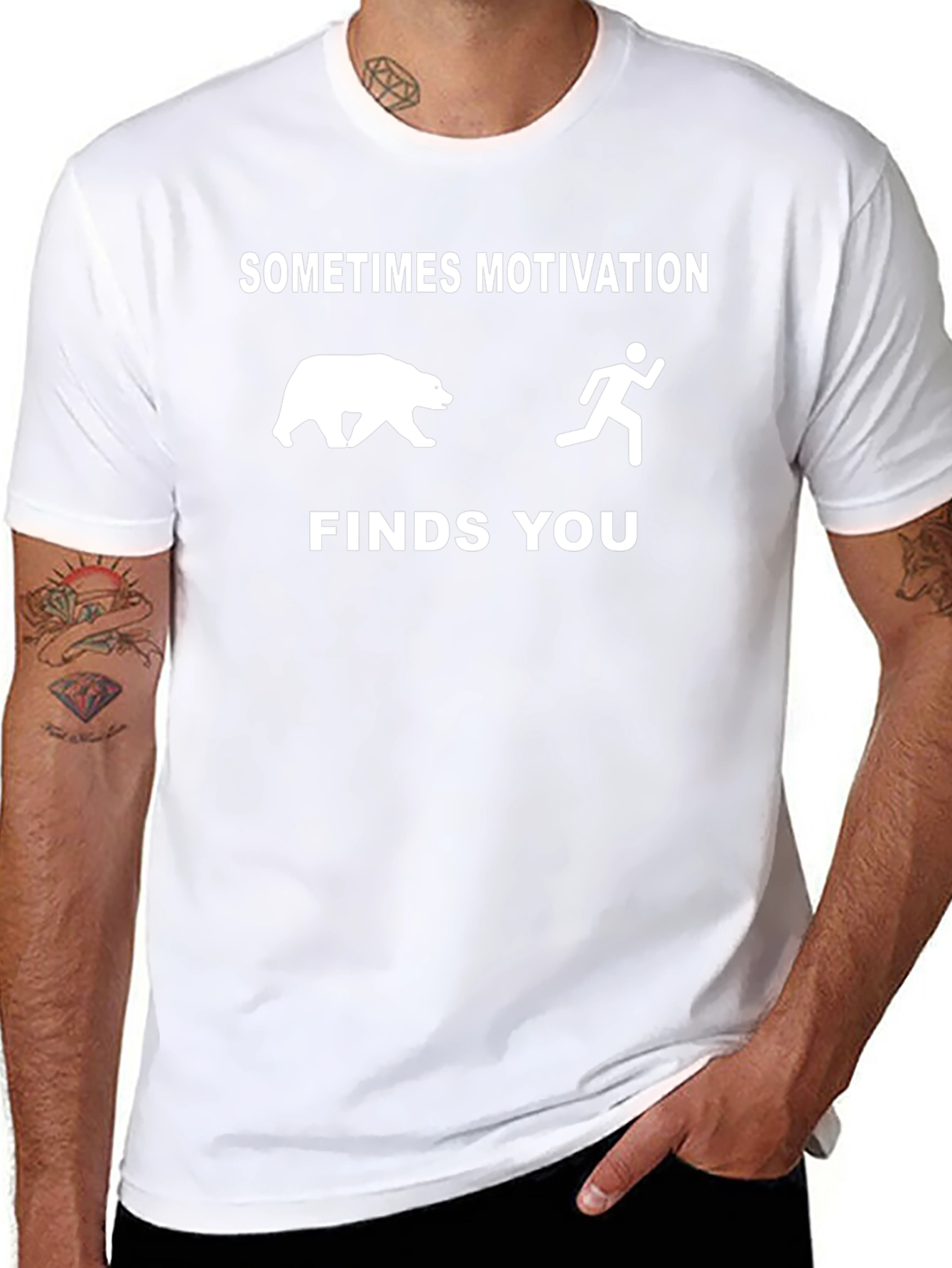 Camiseta Divertida: A Veces La Motivación Te Encuentra